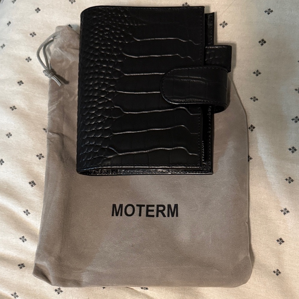 Moterm Black Crocodile Pattern Wallet